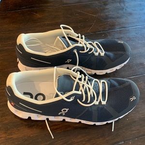On running mens running shoes